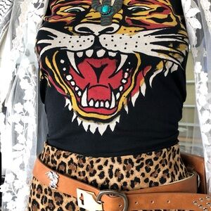 Meet your Posher, Hallie